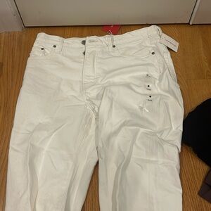 white levi’s jeans